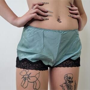 Samantha Change Classic Silk Tap Shorts - Clearwater - M